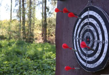 Bästa utomhusspelen för sommarens trädgårdskvällar